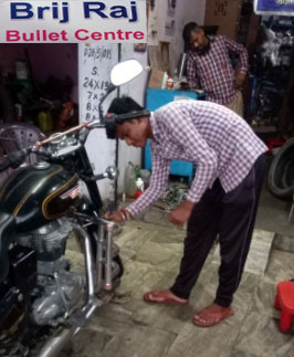 Bike Mechanic in Geeta Nagar, Rishikesh, Dehradun, Uttarakhand, India